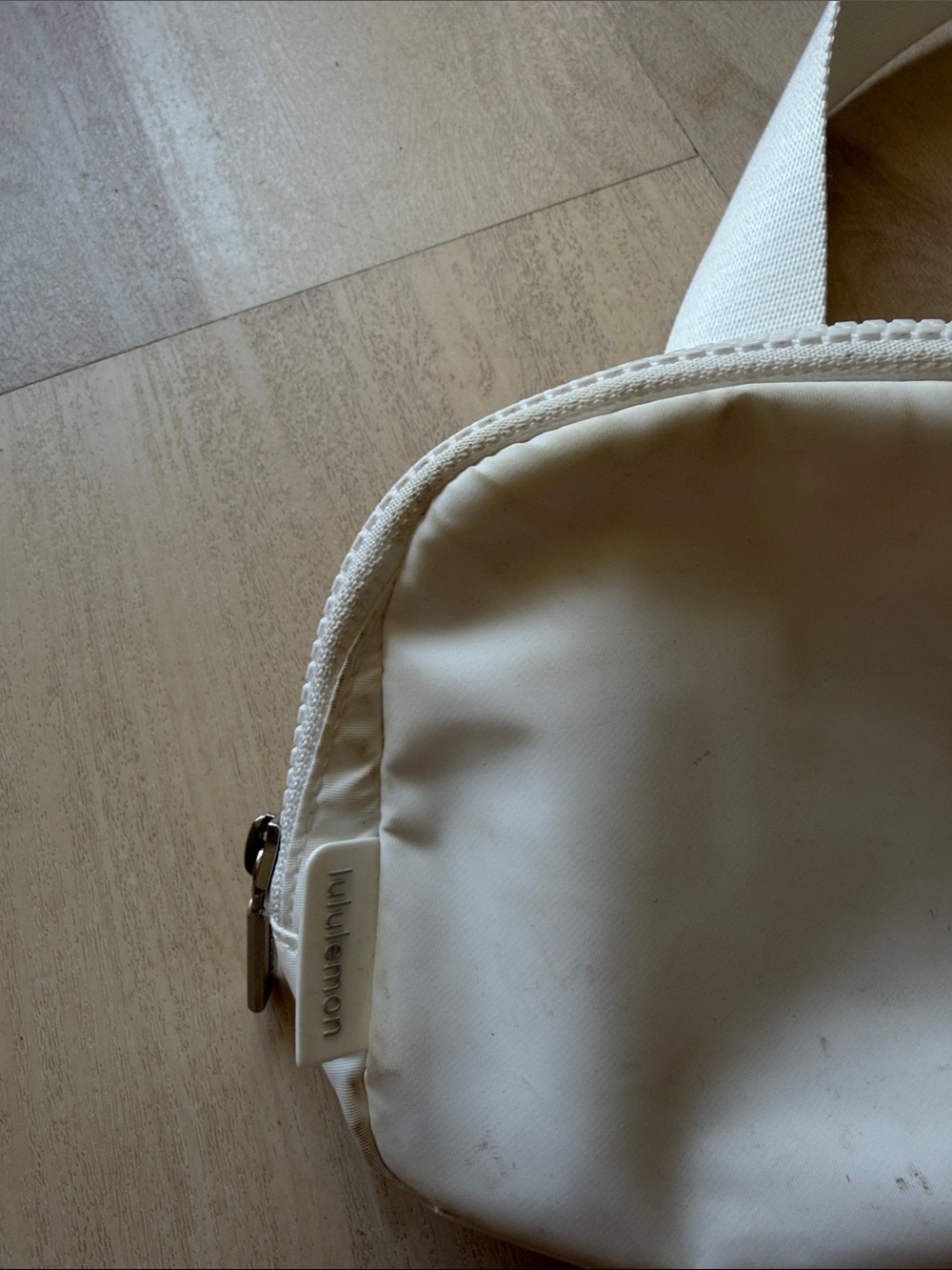 lululemon waist bag white silver decal - Picture 3 of 9